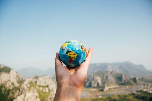 Ways to travel cheaply in the UK, using discount cards for transport and attractions